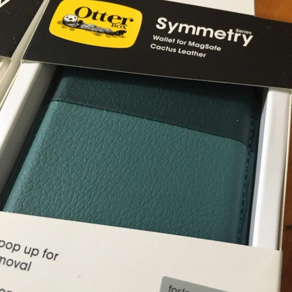 OtterBox Apple iPhone 16 Pro Symmetry Serie Cactus Leather Case & Wallet Bundle